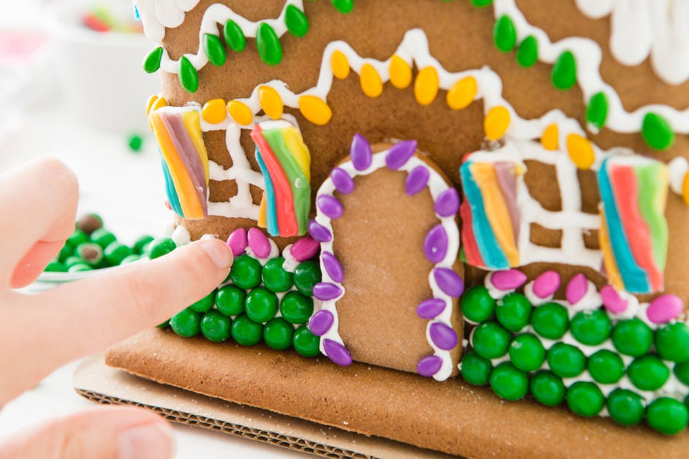 how to make a gingerbread house